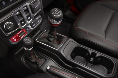 These Are The Last New Vehicles You Can Get With A Manual Transfer Case