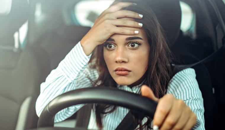 Drivers urged to never wear 'life threatening' fashion item as woman almost dies