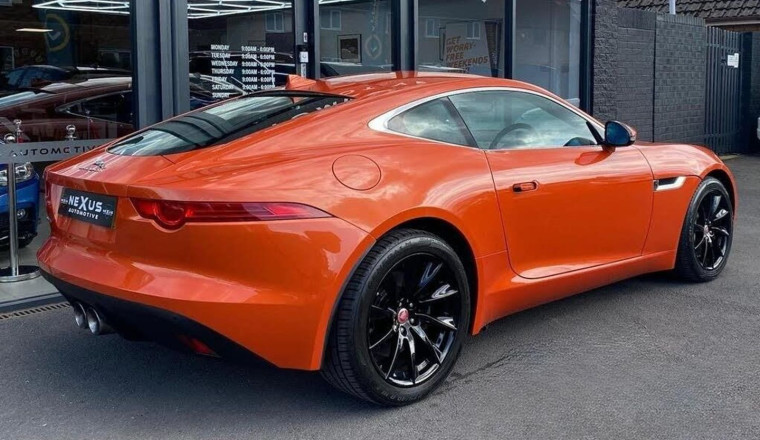 Manual Jaguar F-Type finally comes good