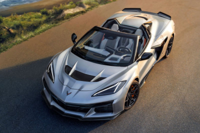 The Chevy Corvette ZR1X Is $120K Cheaper Than Mustang GTD