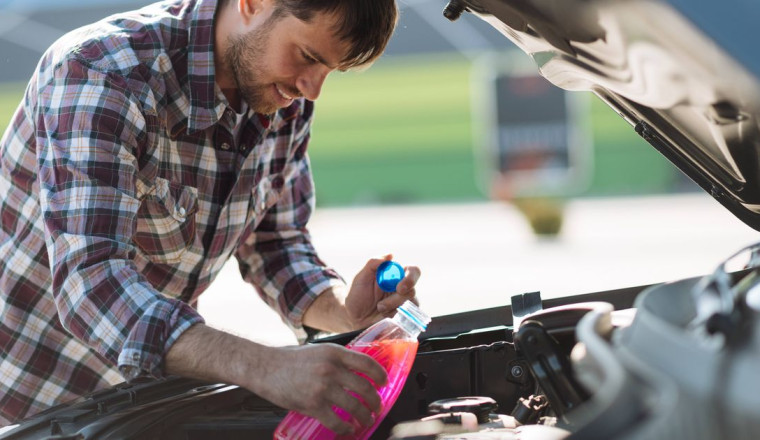 Drivers warned to never ignore 'sweet smell' as it could cost you £1,000 in repairs