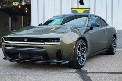 The 2026 Dodge Charger Scat Pack Ditches the V8 for a 550-HP Inline-Six and AWD