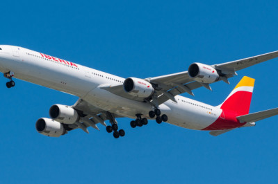 Why Does The Airbus A340 Have Four Small Engines Instead Of Two Bigger Ones?