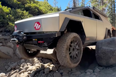 There’s a Broken Tesla Cybertruck Stuck on the Rubicon Trail Right Now