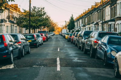 Drivers told to park cars under street lights for one very important reason