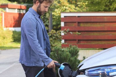 Electric car owners sent 'aggressive price cuts' warning as new figures released