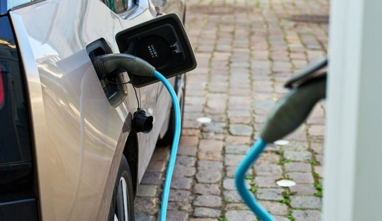 ‘I bought an EV but sold it 3 months later for petrol Range Rover due to one downside’