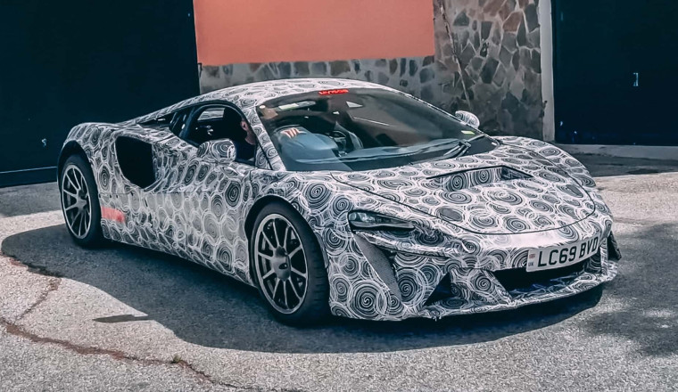 Spotted: New McLaren Artura Variants Caught Testing