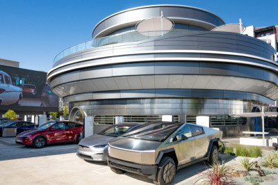 Tesla Diner Drops Most Menu Options And Cuts Hours Just Weeks After Opening, Surprising No One