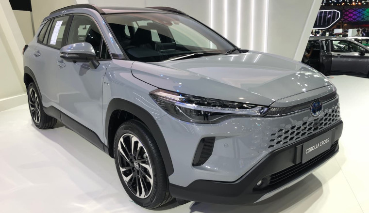 2025 Toyota Corolla Cross Review: Practicality, Efficiency, and Hybrid Power in a Versatile SUV