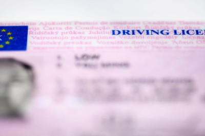 Simple way to get driving licence for free and avoid £14 charge