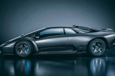 This Lamborghini Diablo V-12 Restomod Was Made for the Track
