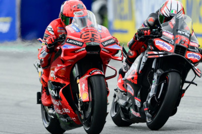 Marquez comes through spectacular Bezzecchi duel for Austrian GP win