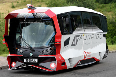 New deal sees driverless buses ready to work at UK airport