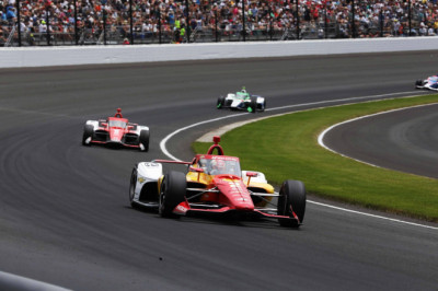 Indycar sells part ownership to Fox
