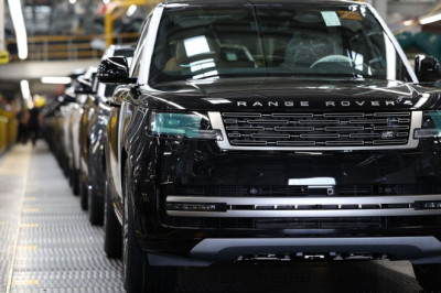 Used car expert names three astonishing vehicles you can buy for price of one Range Rover