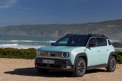 The electric Renault 4 has one major flaw compared with classic model
