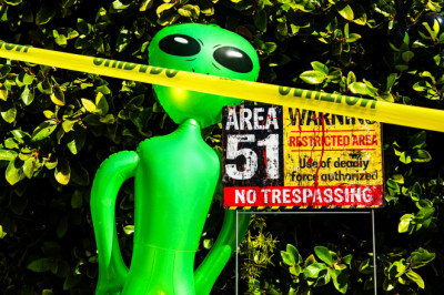 A Controversial Harvard Scientist Has Doubled-Down On Claims That A Mysterious Space Object Could Be An Alien UFO