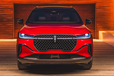 An Affordable Lincoln EV Would 'Make Sense,' Says Jim Farley