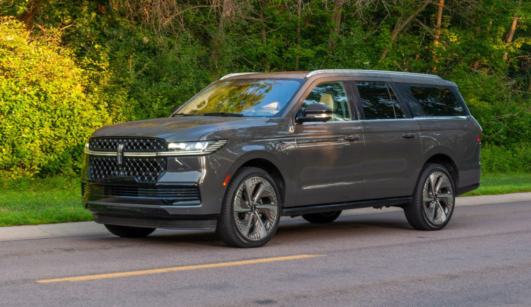 Ford CEO ‘Refused To Do It’ When Team Pushed for Lincoln To Go All-Electric: TDS