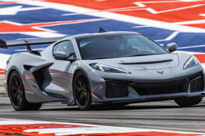 Recall And Stop Sale Issued For C8 Corvette Z06 And ZR1 Because They Might Catch Fire At The Gas Pump