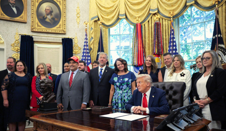 Trump Thinks Thieves Are Ripping Off Trunk Lids And Car Doors To Steal Radios