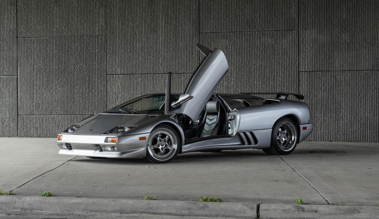 Lamborghini Knows You Miss the Diablo, but It Can’t Go Back