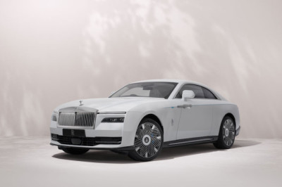 Rolls-Royce Spectre Primavera: Spring Fever, Bottled in Bespoke Luxury