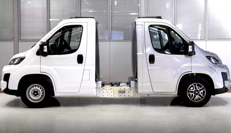 Stellantis’ Bizarre Two-Headed Van With A Surprisingly Practical Secret