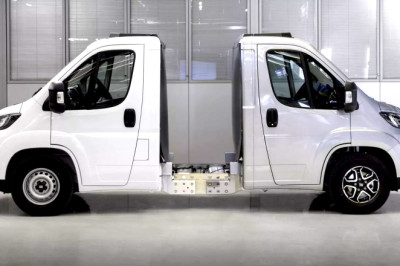 Stellantis’ Bizarre Two-Headed Van With A Surprisingly Practical Secret