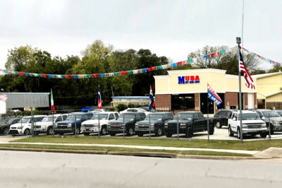 Car Lots Are Packed, But It’s Not the Same Everywhere — Should You Be Shopping Now?