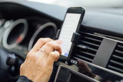 UK drivers told do not touch phones 3pm next Sunday regardless of temptation