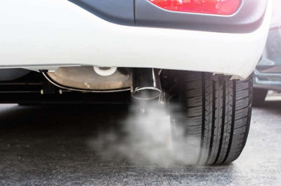 UK’s 2030 Petrol and Diesel Ban in Doubt as Car Makers Push Back