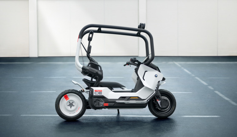 BMW Added A Cage To The CE 04 So You Can Fall Over In Helmet-Free Peace