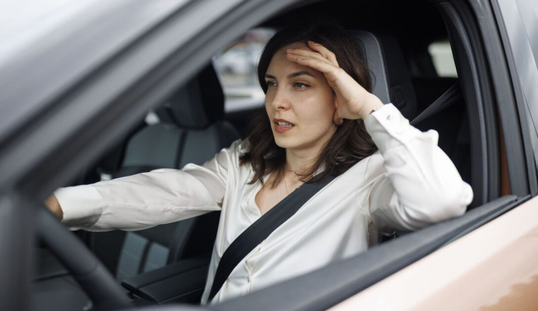 Driving instructor shares what green traffic light really means and it's not 'go'