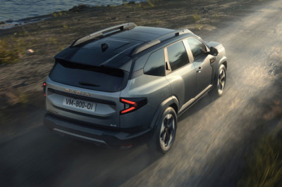 4x4 Hybrid Setup Coming For Dacia Duster And Bigster