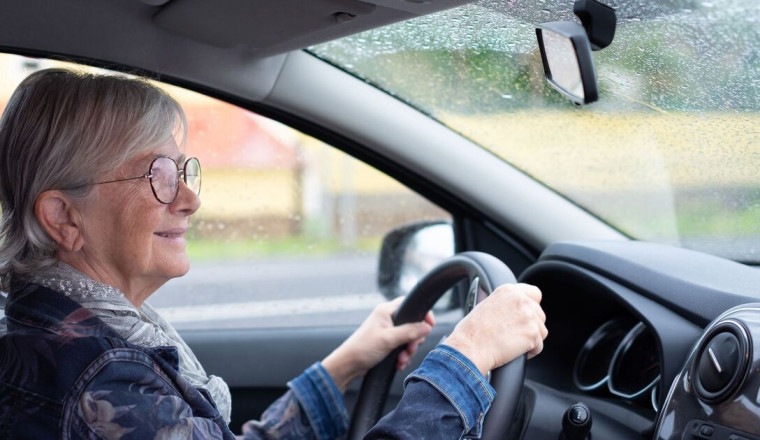 Older drivers in their 80s 'should be automatically banned from driving'