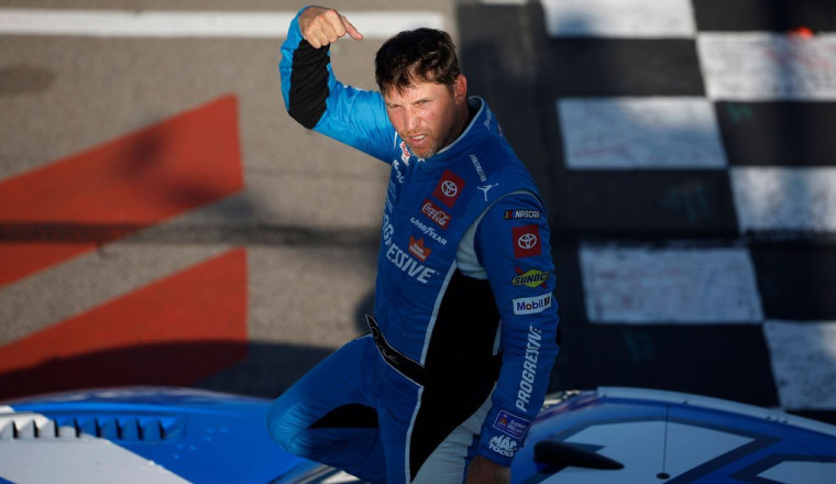 Hamlin wins at Gateway to advance in playoffs
