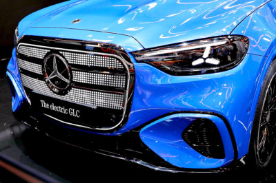Star-Stricken Mercedes GLC EV Has A Grille Big Enough To Swallow A BMW iX3