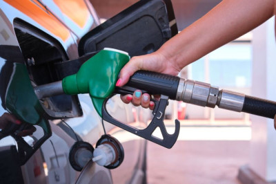 The simple change drivers can make that could cut £100 off your monthly fuel bill