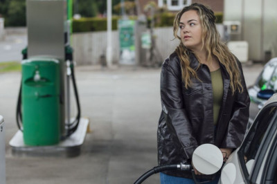 Expert reveals cheapest times of day to refuel your car as myth debunked