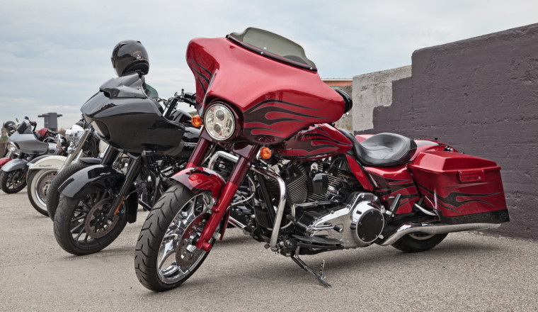 Harley Davidson Street Glide Vs. Road Glide: What's The Difference?