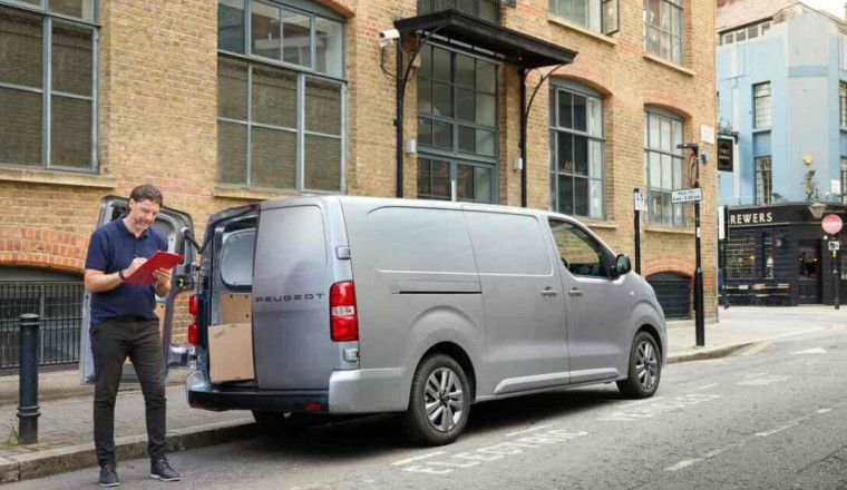 Two in five van drivers face regular abuse from other motorists, survey reveals