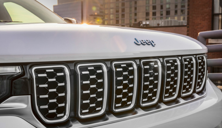Thousands Of Jeep Plug-in Hybrids Could Suddenly Lose Power While Driving