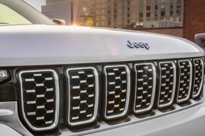 Thousands Of Jeep Plug-in Hybrids Could Suddenly Lose Power While Driving