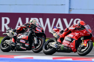 Marquez crashes out of Misano sprint, Bezzecchi wins