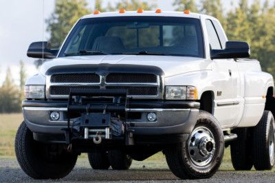 Why Some Pickup Trucks Have Those Amber Lights On Top