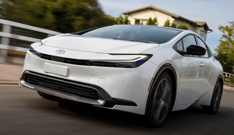 Toyota Built An App To Hack Plug-In Hybrid Owners' Brains And Make Them Actually Charge Their Cars