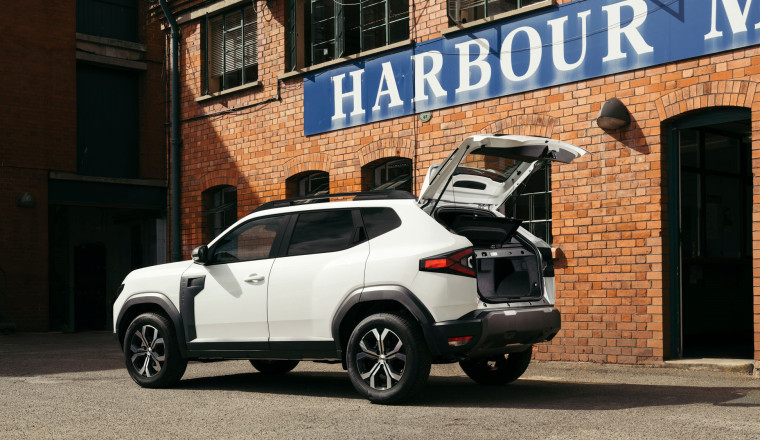 A four-wheel drive commercial vehicle that isn't a pick-up truck and is much cheaper than one too