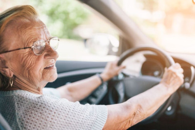 Older drivers warned over car insurance ‘increase’ at this age